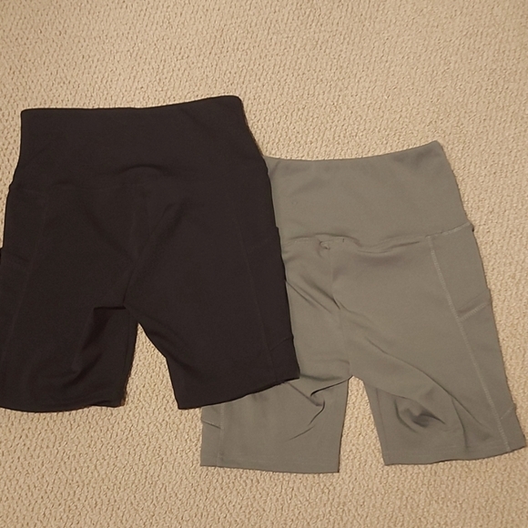 2 Bike Shorts - Picture 2 of 6